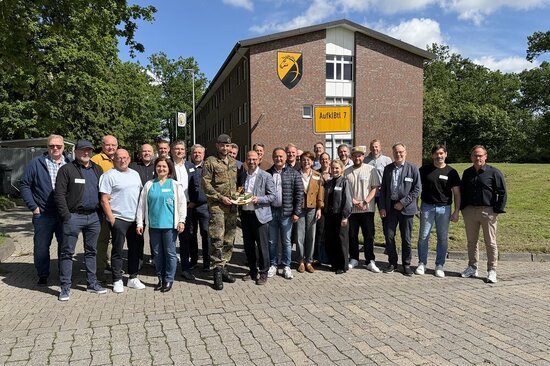 Zum Frühstück in der Westfalenkaserne trafen sich jetzt Vertreterinnen und Vertreter der Ahlener Wirtschaft.