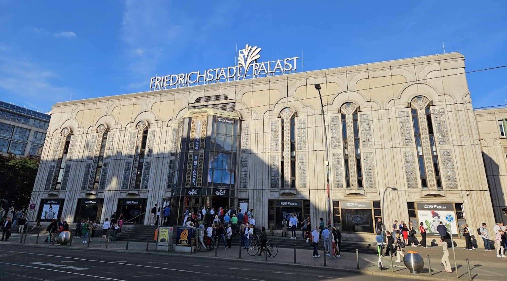 Foto: Außenansicht Friedrichstadt Palast