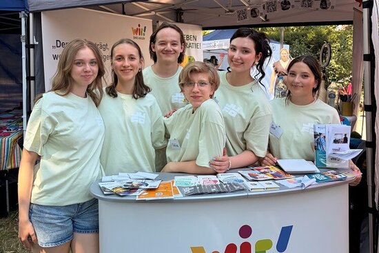 (v.l.) Anhelina Vehera, Emily Venherm, Fabian Rodenwald, Lidiia Shustytska, Oleksandra Tsymbal, Susanne Fahn