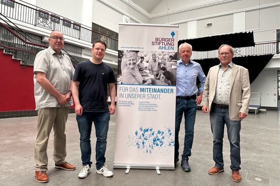 Mit zahlreichen Vorschlägen rechnen (v.l.) Thomas Hamacher (stv. Vors. Stiftungsrat), Simon Büscher (Stadt Ahlen), Hans-Jürgen Rzadki (Vors.), Rudolf Pollex.