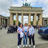Foto: Gruppenbild vor dem Brandenburger Tor