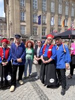 Foto: Emaillinchen und Kiepenkerle beim Straßenfest